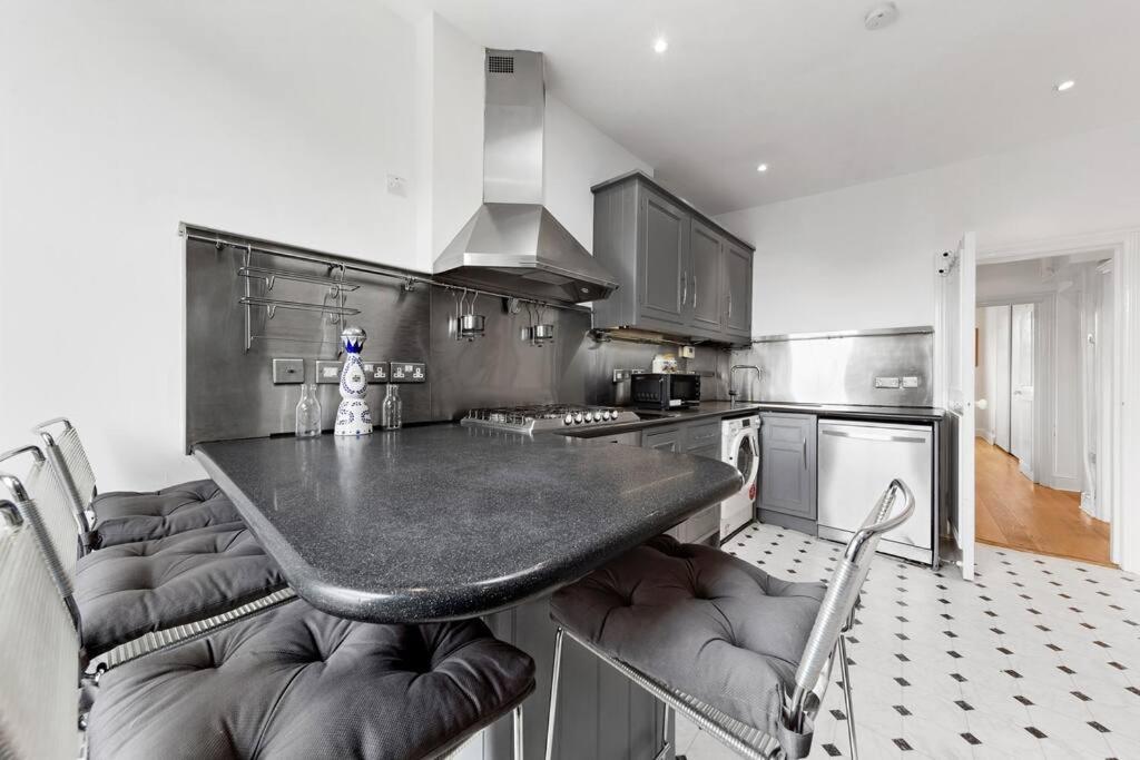 Spacious Sleep 11 With Terrace In Earls Court Ec99 伦敦 外观 照片
